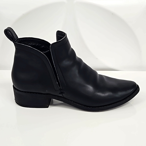 Dolce Vita Black Ankle Boots - Picture 8 of 10